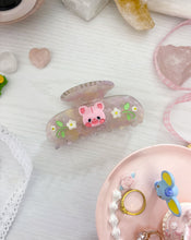 Load image into Gallery viewer, Biscuit Garden Claw Clip