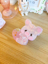 Load image into Gallery viewer, Strawberry Biscuit Claw Clip