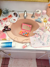 Load image into Gallery viewer, Spooky Jolene Claw Clip