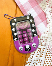 Load image into Gallery viewer, Cell Phone Photocard Holder Skunk