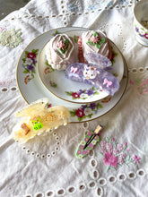 Load image into Gallery viewer, Cowquette Jolene Claw Clip