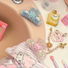 Load image into Gallery viewer, Biscuit Garden Claw Clip