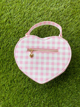 Load image into Gallery viewer, Picnic Heart Bag