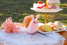 Load image into Gallery viewer, Snail Bag Charm