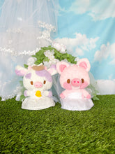 Load image into Gallery viewer, Bride Biscuit the pig Plushie
