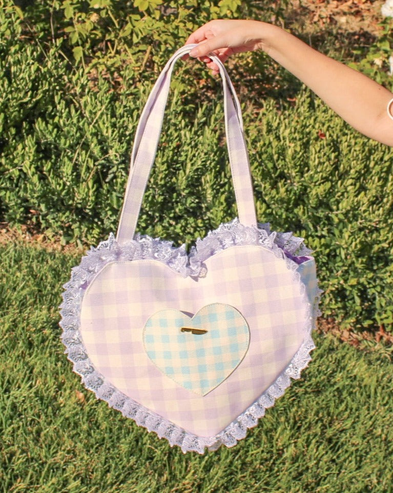 Heart shaped checkered shops bag